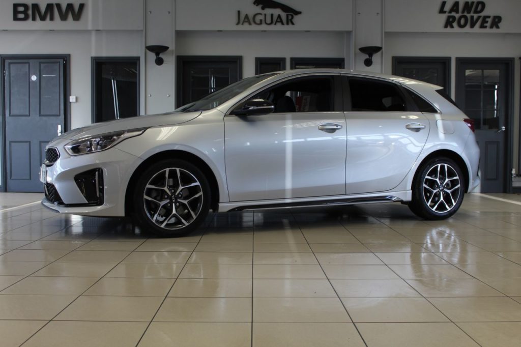 Used_2019_SILVER_KIA_CEED_1