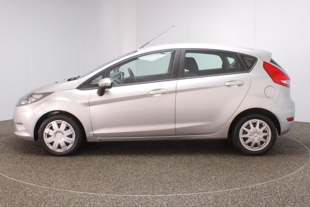 Used_2009_SILVER_FORD_FIESTA_1