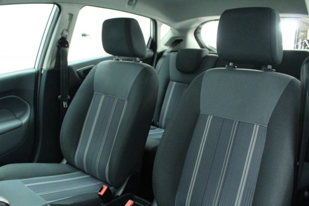 Used_2009_SILVER_FORD_FIESTA_1