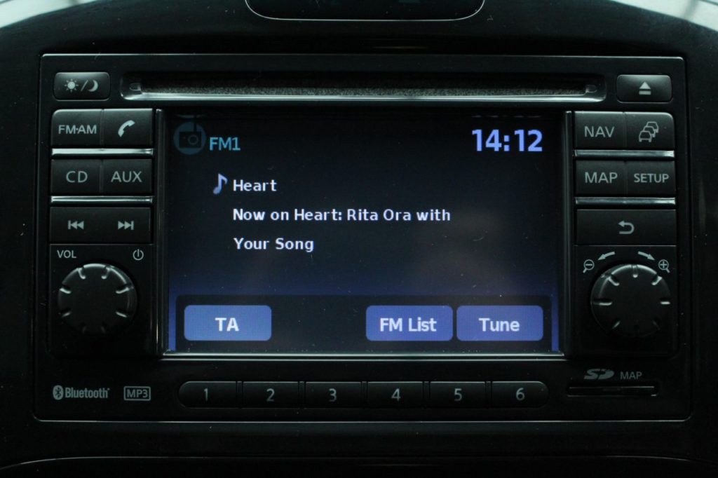 Used_2011_SILVER_NISSAN_JUKE_1