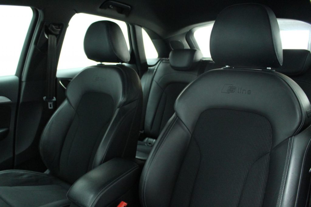 Used_2012_SILVER_AUDI_Q3_2