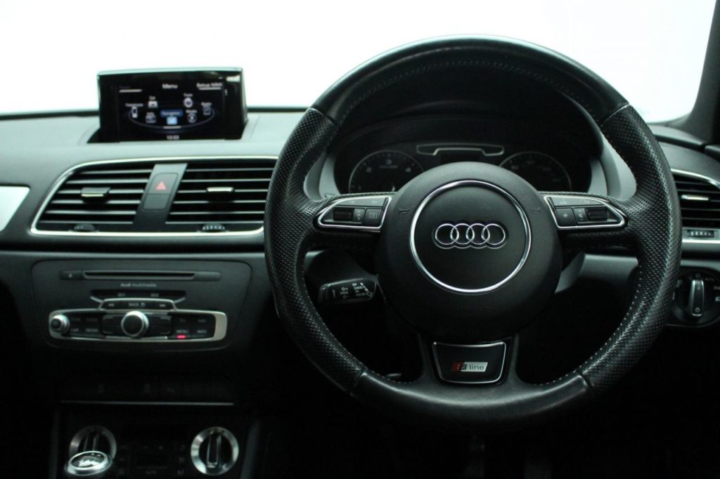 Used_2012_SILVER_AUDI_Q3_2