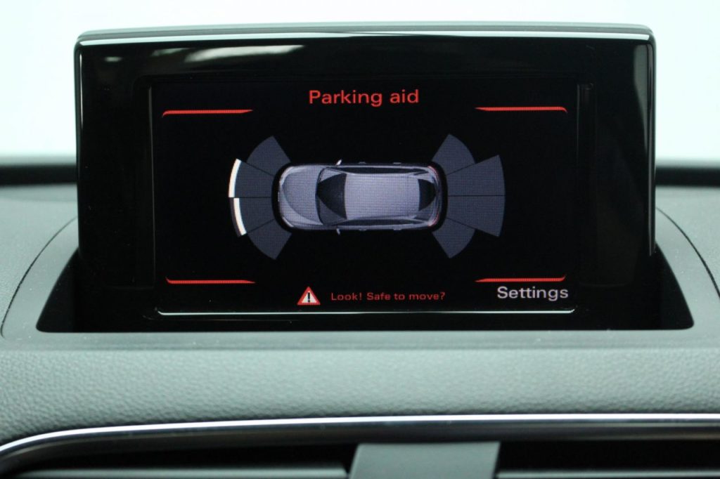 Used_2012_SILVER_AUDI_Q3_2