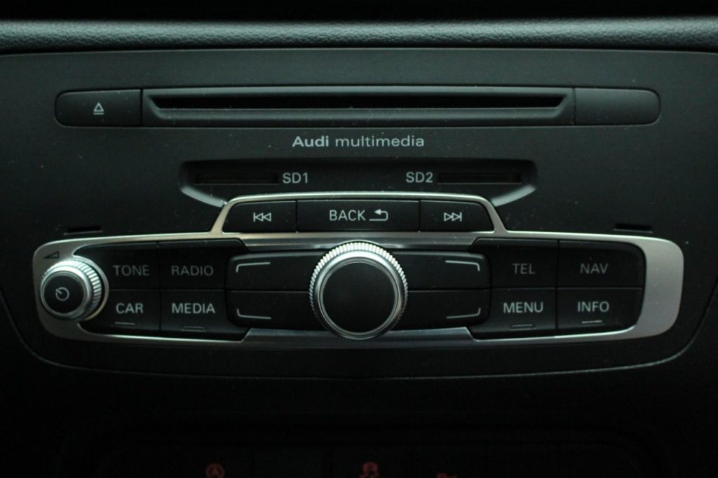 Used_2012_SILVER_AUDI_Q3_2