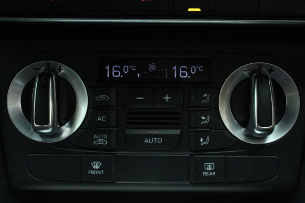 Used_2012_SILVER_AUDI_Q3_2