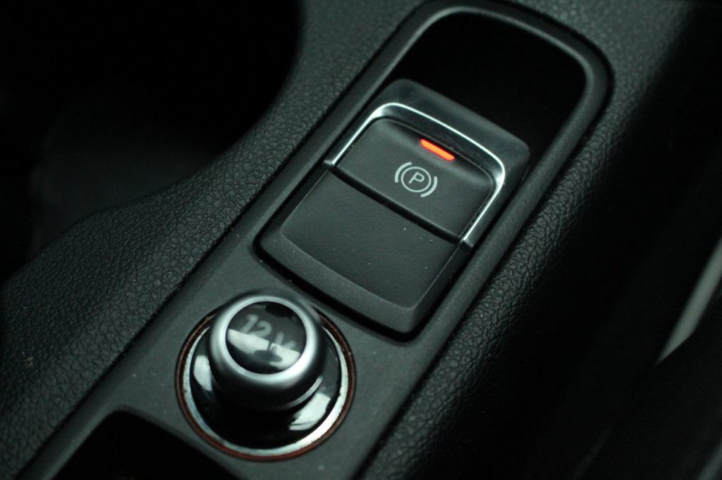 Used_2012_SILVER_AUDI_Q3_2