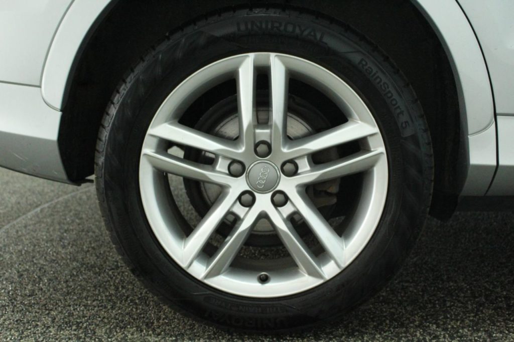 Used_2012_SILVER_AUDI_Q3_2