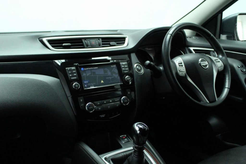 Used_2014_GREY_NISSAN_QASHQAI_1