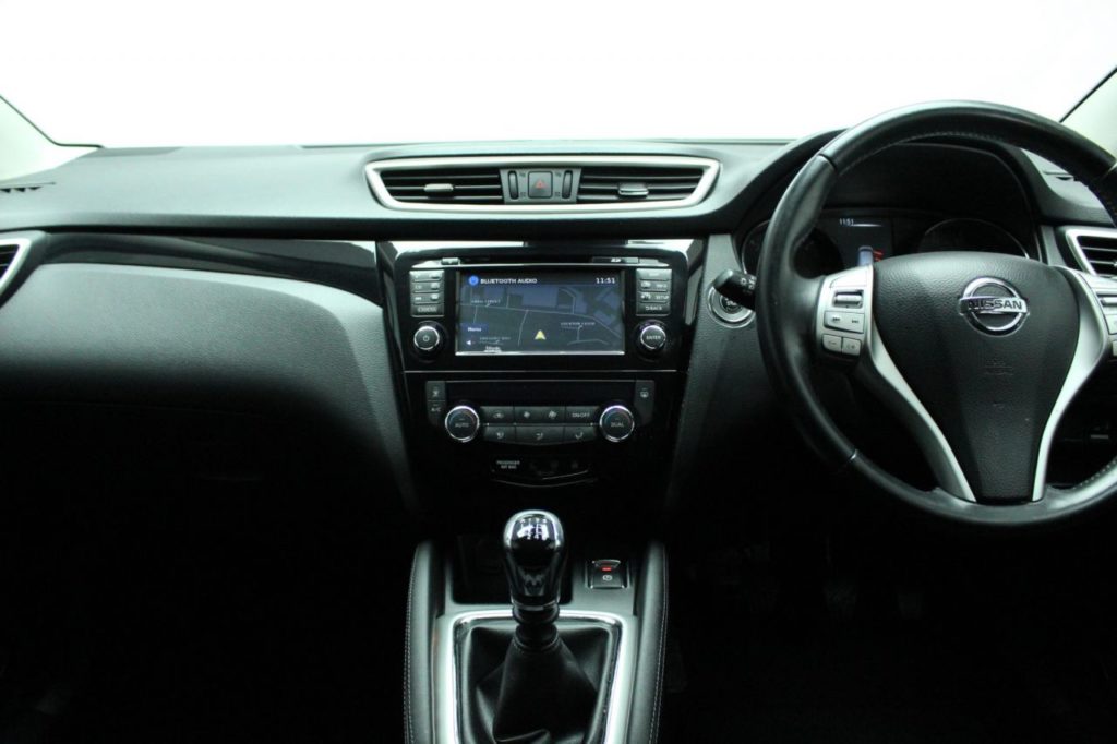 Used_2014_GREY_NISSAN_QASHQAI_1