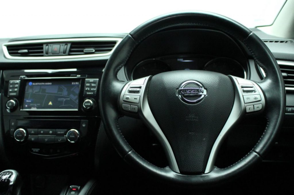 Used_2014_GREY_NISSAN_QASHQAI_1