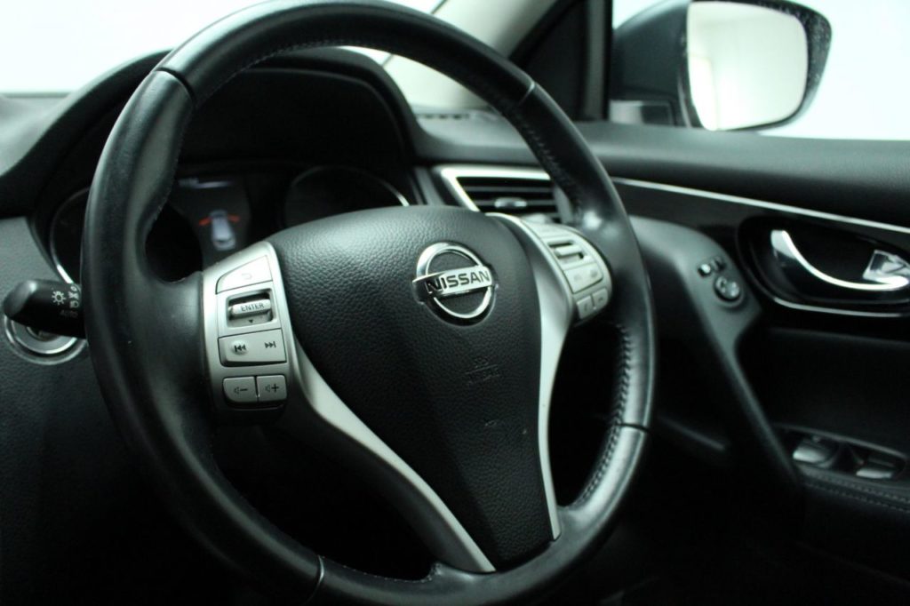 Used_2014_GREY_NISSAN_QASHQAI_1