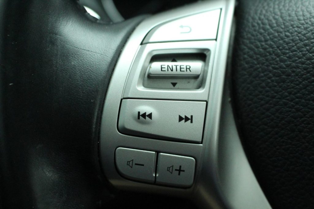 Used_2014_GREY_NISSAN_QASHQAI_1
