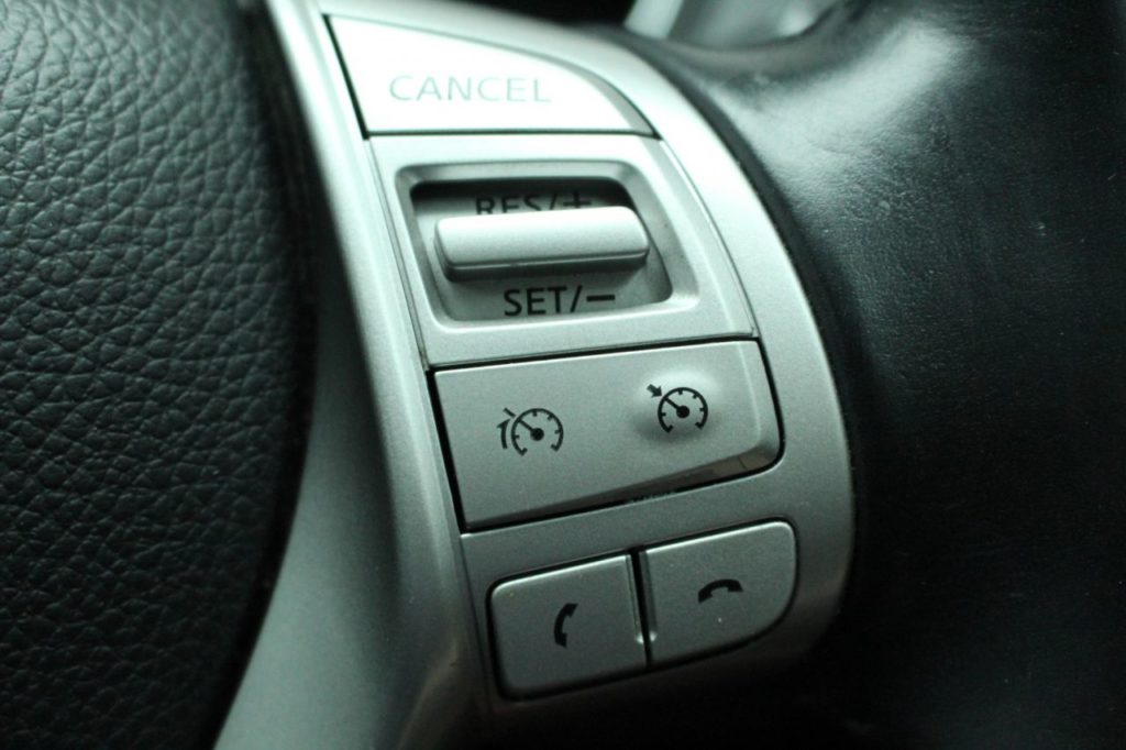 Used_2014_GREY_NISSAN_QASHQAI_1