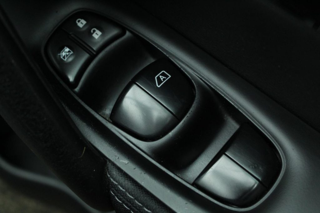 Used_2014_GREY_NISSAN_QASHQAI_1