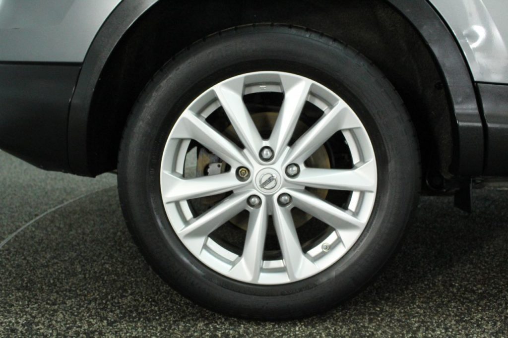 Used_2014_GREY_NISSAN_QASHQAI_1