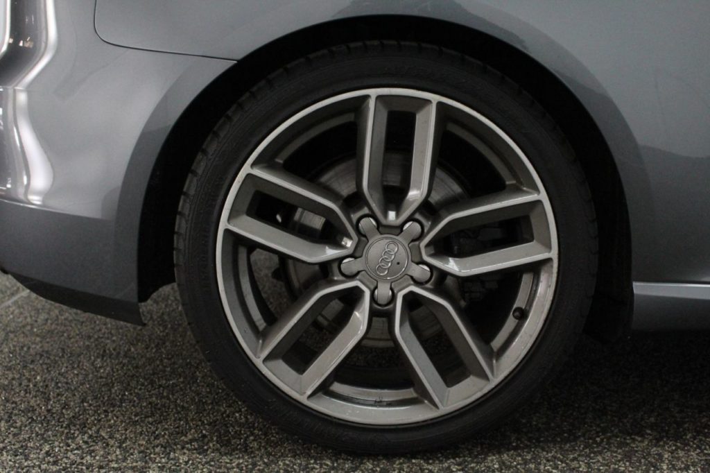 Used_2015_GREY_AUDI_S3_2