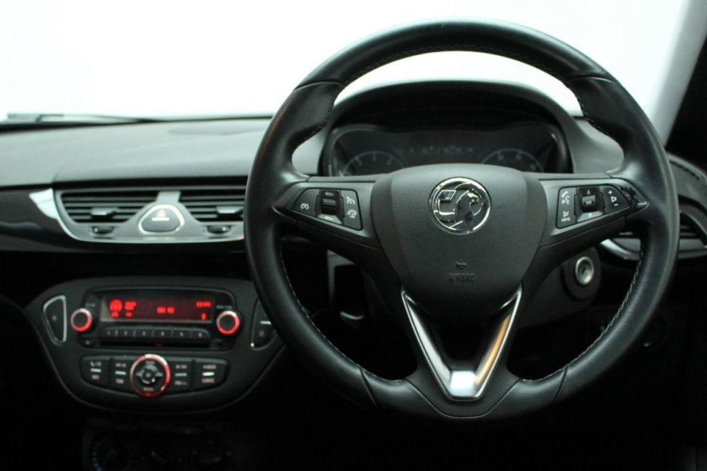 Used_2015_RED_VAUXHALL_CORSA_1