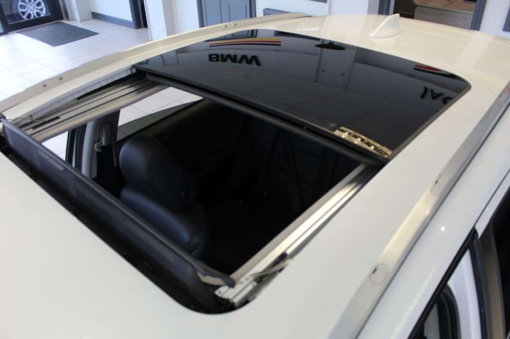 Used_2016_WHITE_HONDA_HR-V_1