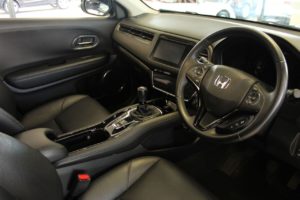 Used_2016_WHITE_HONDA_HR-V_1