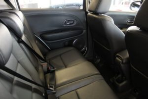 Used_2016_WHITE_HONDA_HR-V_1