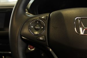 Used_2016_WHITE_HONDA_HR-V_1