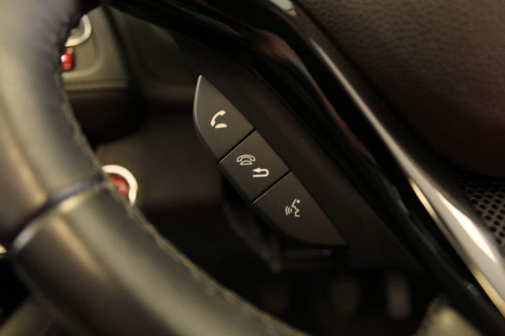 Used_2016_WHITE_HONDA_HR-V_1
