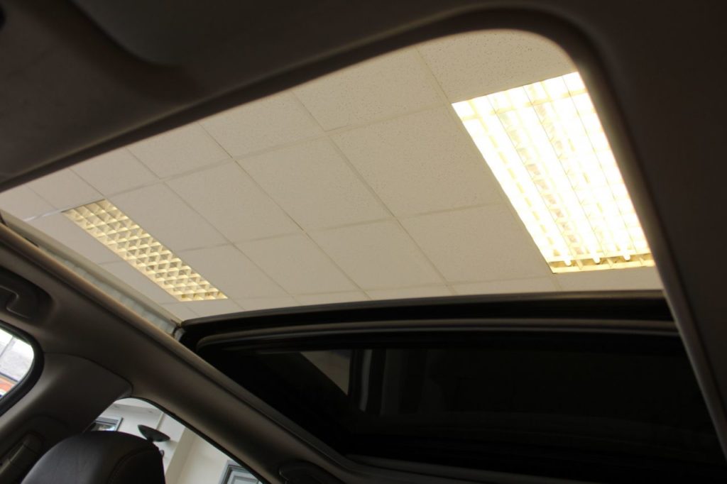 Used_2016_WHITE_HONDA_HR-V_1