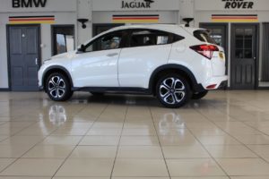 Used_2016_WHITE_HONDA_HR-V_1