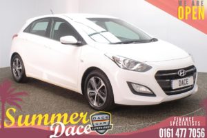 Used 2016 WHITE HYUNDAI I30 Hatchback 1.6 CRDI SE BLUE DRIVE 5DR AUTO 109 BHP (reg. 2016-09-06) for sale in Stockport