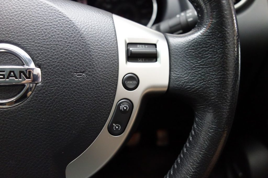 Used_2013_RED_NISSAN_QASHQAI2_1