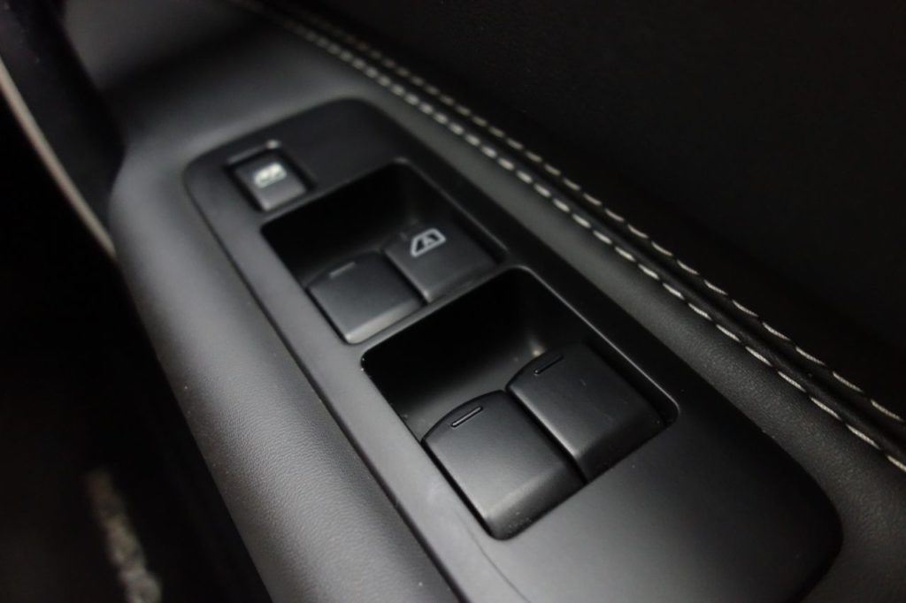 Used_2013_RED_NISSAN_QASHQAI2_1