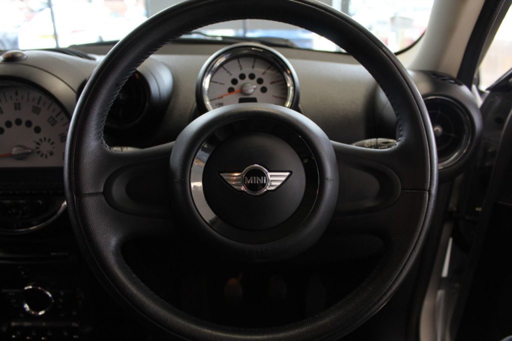 Used_2013_SILVER_MINI_COUNTRYMAN_1