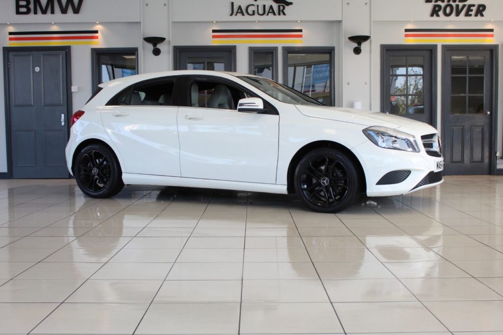 Used_2014_WHITE_MERCEDES-BENZ_A-CLASS_2