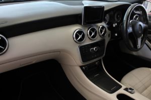 Used_2014_WHITE_MERCEDES-BENZ_A-CLASS_2