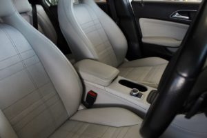 Used_2014_WHITE_MERCEDES-BENZ_A-CLASS_2