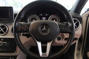 Used_2014_WHITE_MERCEDES-BENZ_A-CLASS_2