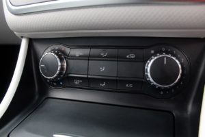 Used_2014_WHITE_MERCEDES-BENZ_A-CLASS_2