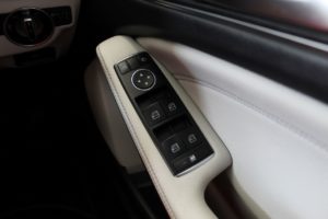 Used_2014_WHITE_MERCEDES-BENZ_A-CLASS_2