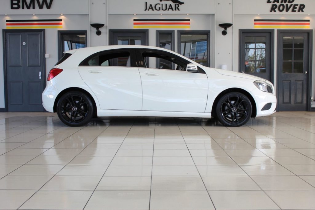 Used_2014_WHITE_MERCEDES-BENZ_A-CLASS_2
