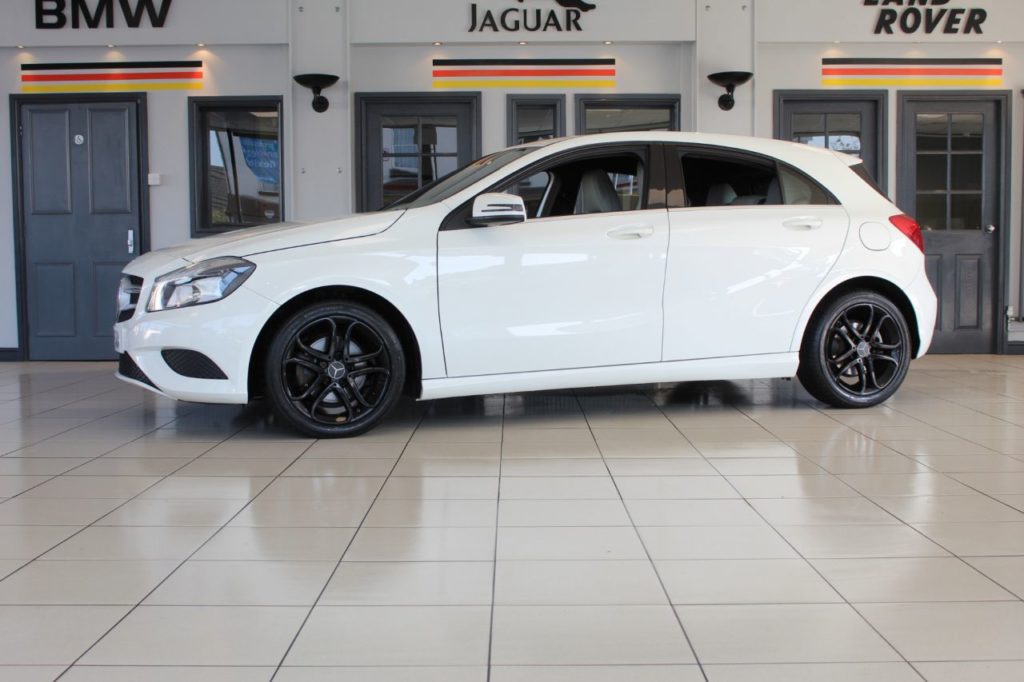 Used_2014_WHITE_MERCEDES-BENZ_A-CLASS_2