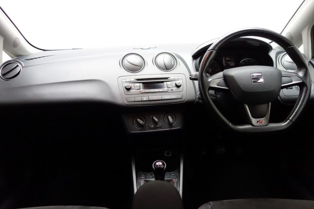 Used_2015_RED_SEAT_IBIZA_1