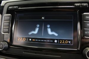Used_2015_SILVER_VOLKSWAGEN_BEETLE_2
