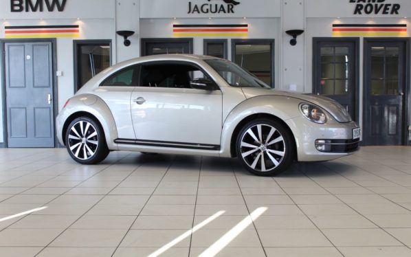 Used 2015 SILVER VOLKSWAGEN BEETLE Hatchback 2.0 SPORT TDI DSG 3d AUTO 139 BHP (reg. 2015-03-06) for sale in Hazel Grove