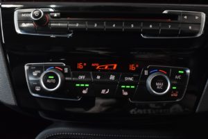 Used_2015_WHITE_BMW_X1_2