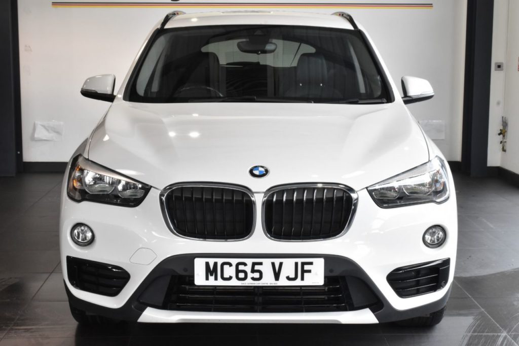 Used_2015_WHITE_BMW_X1_2