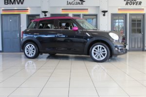 Used 2016 BLACK MINI COUNTRYMAN Hatchback 2.0 COOPER SD 5d 141 BHP (reg. 2016-09-30) for sale in Hazel Grove