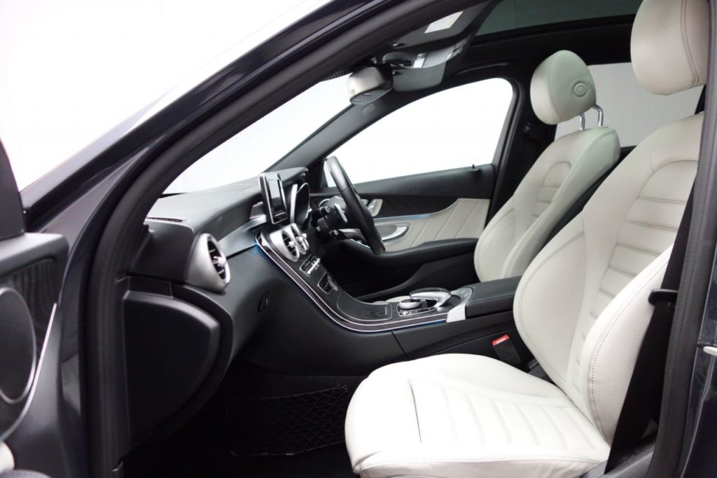 Used_2016_GREY_MERCEDES-BENZ_C-CLASS_2