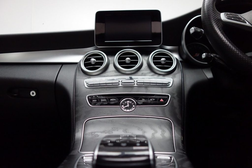 Used_2016_GREY_MERCEDES-BENZ_C-CLASS_2
