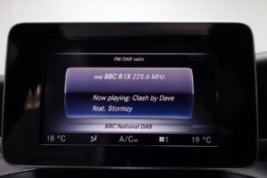 Used_2016_GREY_MERCEDES-BENZ_C-CLASS_2