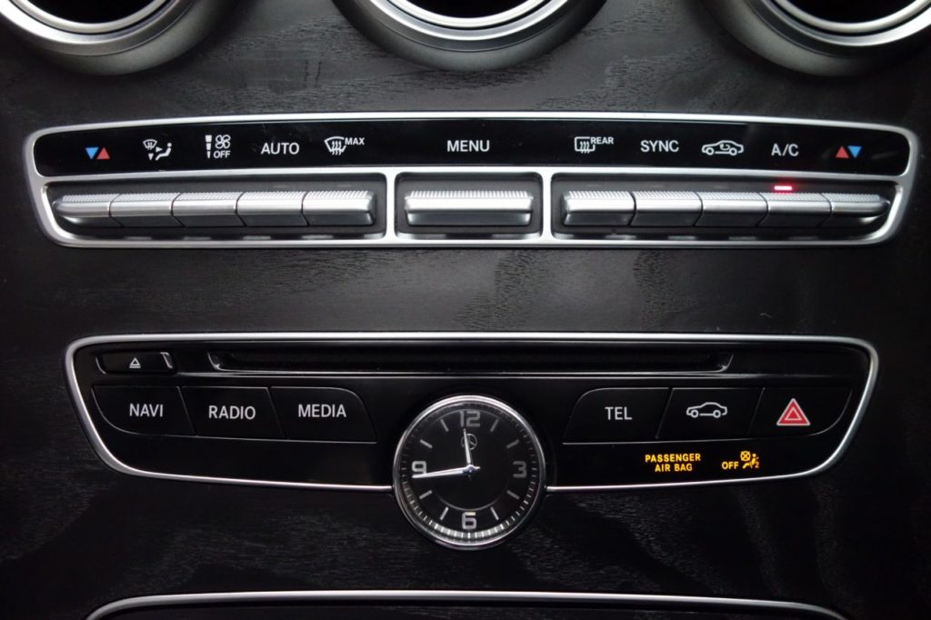 Used_2016_GREY_MERCEDES-BENZ_C-CLASS_2